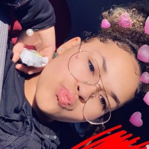 Meet your Posher, Dani